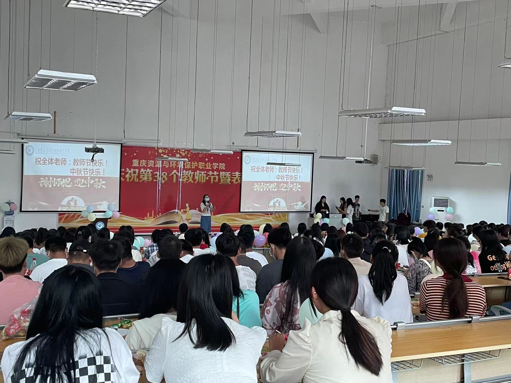罗晓兰送祝福.jpg