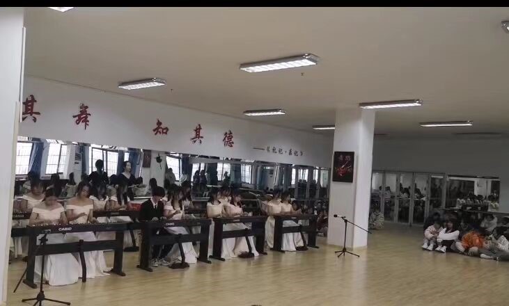 犯得上广泛的和.jpg