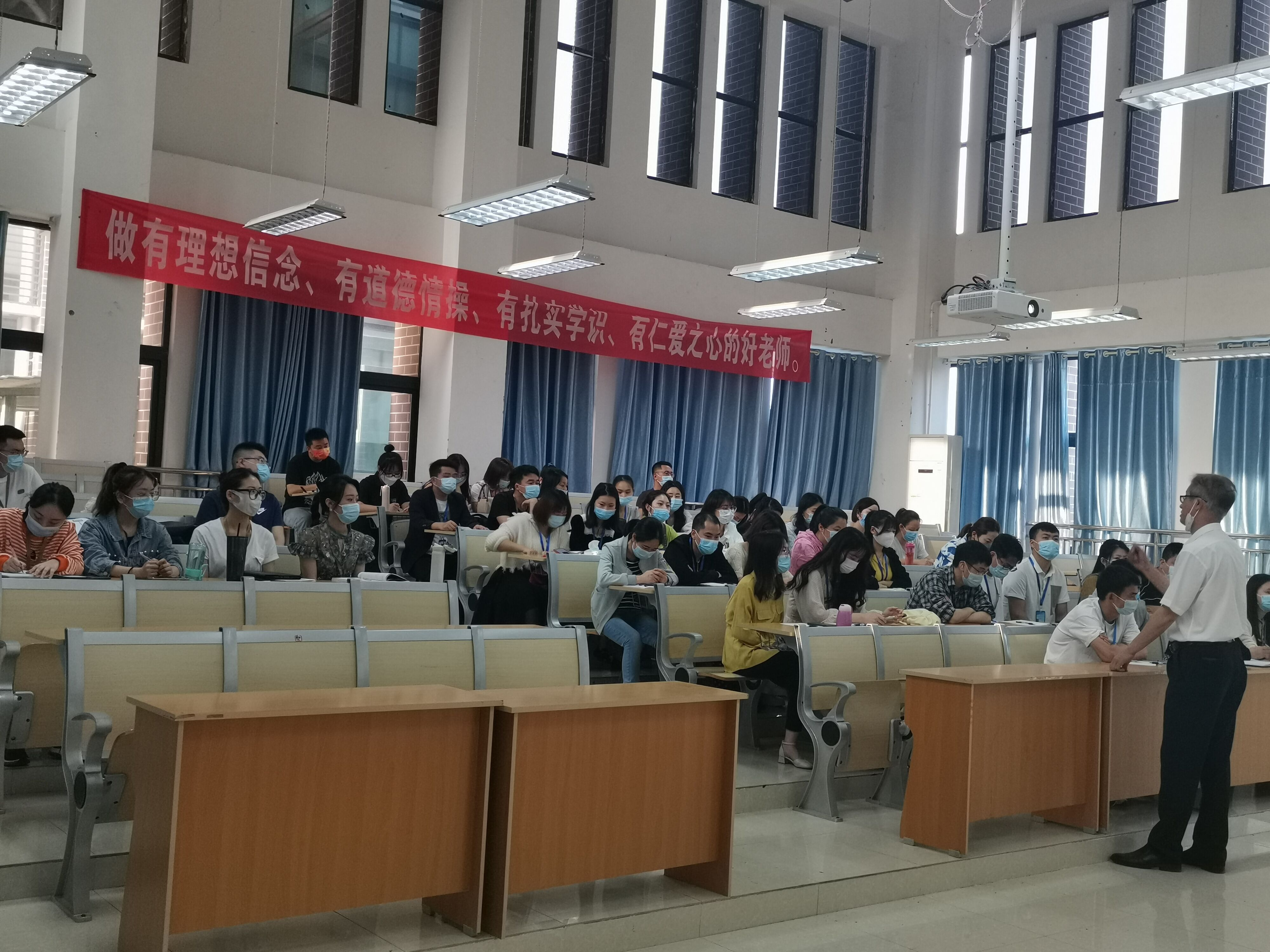 通识学院、威廉希尔  S113.jpg