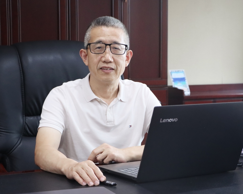 李校.jpg