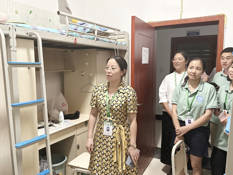 https://www.cqzhxy.cn/SITE_ATTACHE/www_cqzhxy_cn/2024-08-27/upload/image/20240827/1724739809412053610.jpg