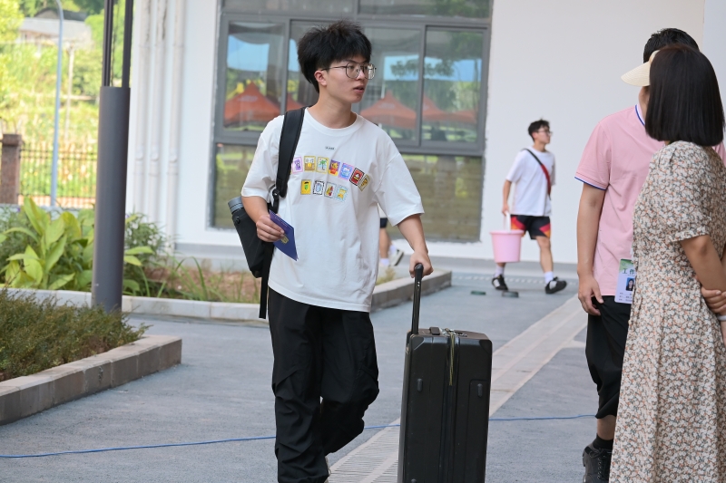 https://www.cqzhxy.cn/SITE_ATTACHE/www_cqzhxy_cn/2024-08-25/upload/image/20240825/1724560935979078402.jpg