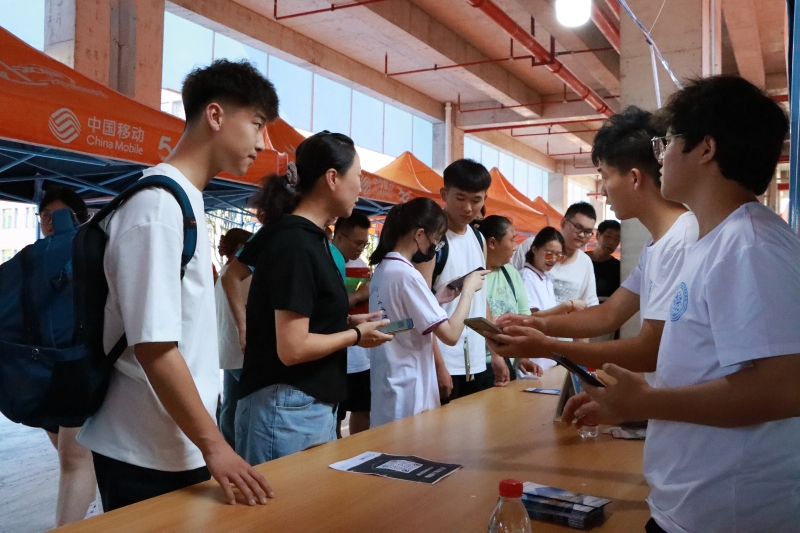 https://www.cqzhxy.cn/SITE_ATTACHE/www_cqzhxy_cn/2024-08-25/upload/image/20240825/1724560984883039029.jpg