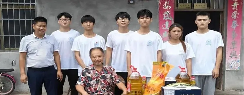https://www.cqzhxy.cn/SITE_ATTACHE/www_cqzhxy_cn/2024-08-28/upload/image/20240828/1724804326002083635.png