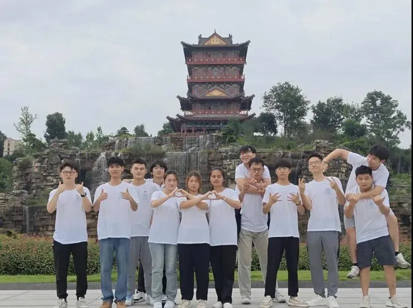 https://www.cqzhxy.cn/SITE_ATTACHE/www_cqzhxy_cn/2024-08-28/upload/image/20240828/1724804459289017836.png